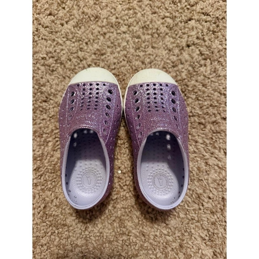 Native Jefferson Purple sparkle girls size C6